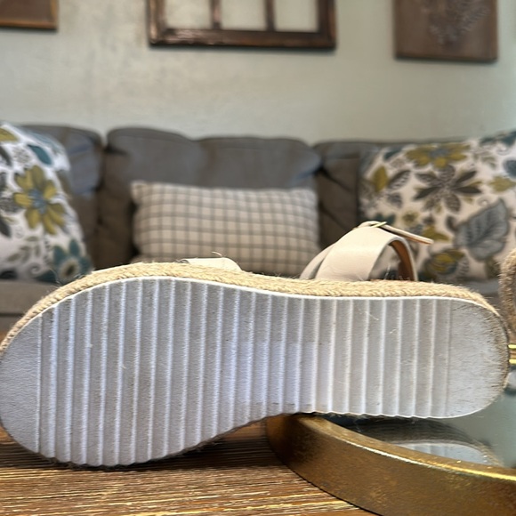 H Shape Pierre Dumas Like New Worn Once Nude Platform Adjustable Strap Ankle 8 - Picture 12 of 12